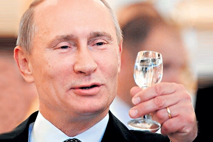 Путін та боротьба з п'янством: продаж алкоголю у Росії б'є рекорди  