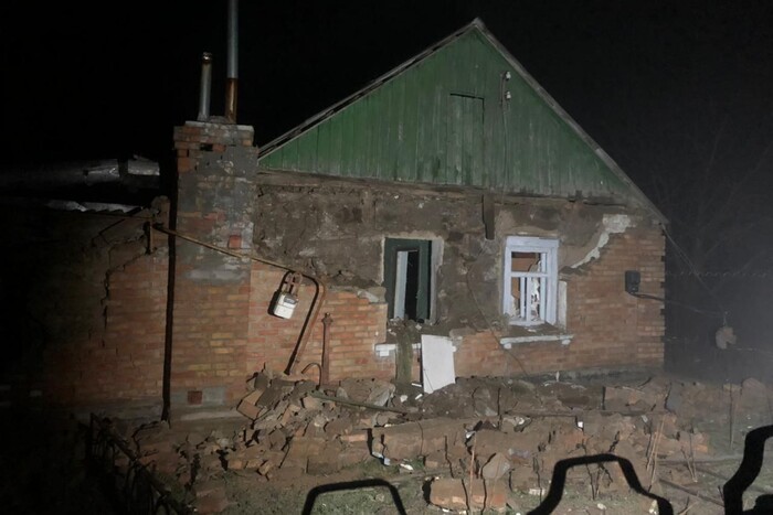 Ворог вночі тероризував Дніпропетровщину: багато руйнувань, поранена дитина