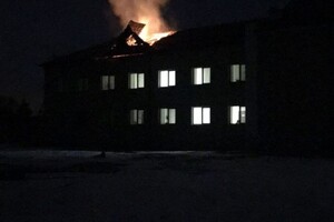 Окупанти обстріляли Вовчанськ: горить поліклініка