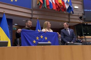 Після виступу Зеленського у Європарламенті заграв гімн України (відео)