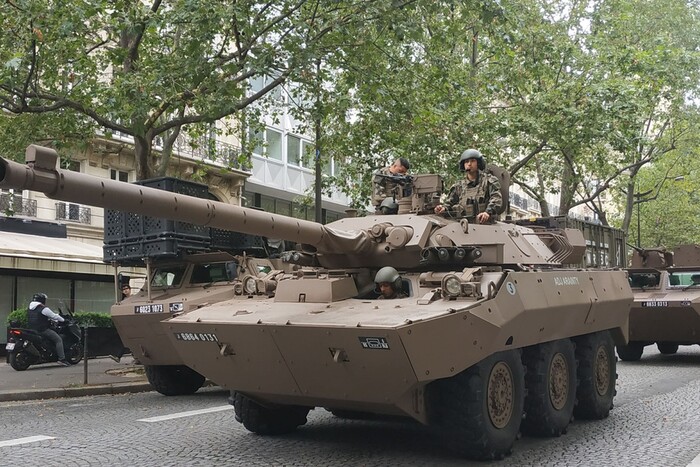 Франція до кінця наступного тижня передасть Україні танки AMX-10RC
