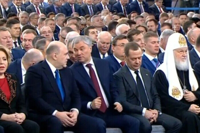 Во время речи Путина уснули 16 российских чиновников (фото)