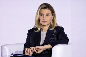 Олена Зеленська виступила на саміті в Лондоні у піджаку, що вже став її улюбленим