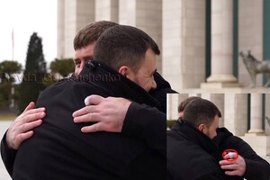 Кадиров носить на пальці дивний датчик (відео)