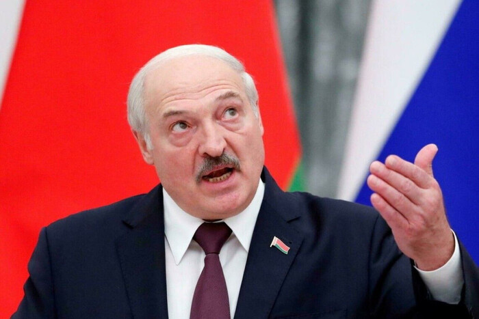 Лукашенко объявил призыв на военную службу офицеров запаса