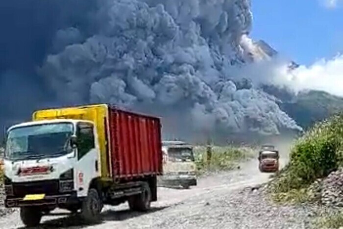 В Индонезии началось извержение вулкана Мерапи (видео)