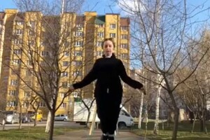 Скандал через вірусне відео з Івано-Франківська: дівчинку зі скакалкою засудив її навчальний заклад