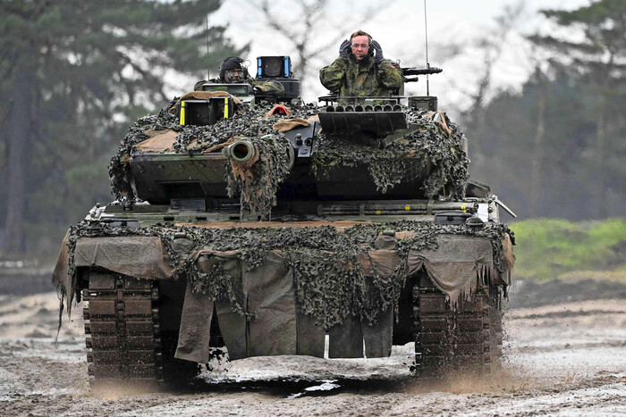 Немецкие танки Leopard 2 прибыли в Украину – Spiegel