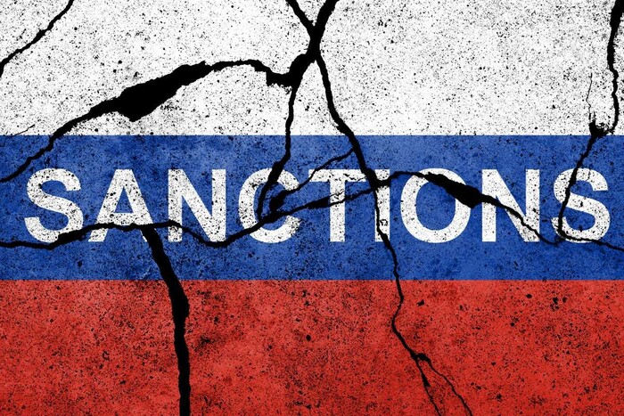 ЄС готує 11-ту хвилю санкцій проти Росії: які сфери опиняться під забороною (відео)