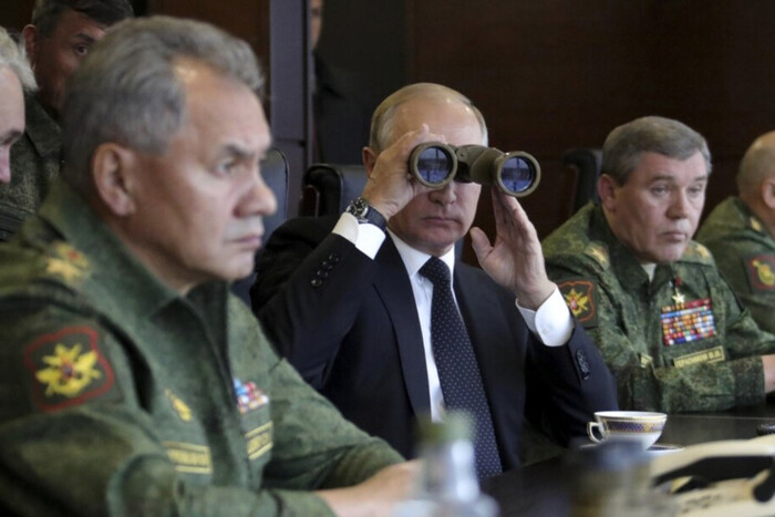 Военное руководство РФ собиралось предать Путина. Новые данные рассекреченных материалов