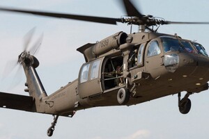 Розвідники опанували легендарний вертоліт «Чорний яструб» та показали його в дії