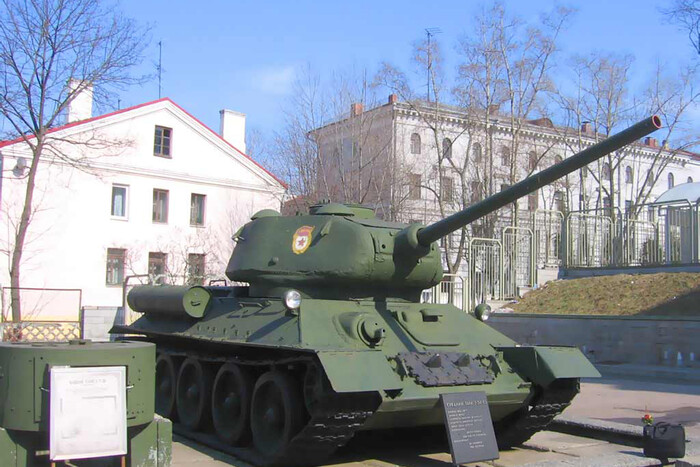 Кремль на параді до Дня перемоги показав лише три танки: цікаві деталі