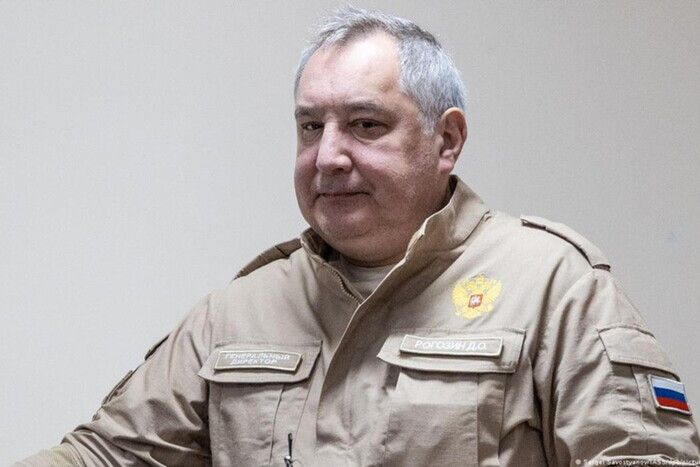 Раненый в ягодицы Рогозин возмутился салютами в Москве