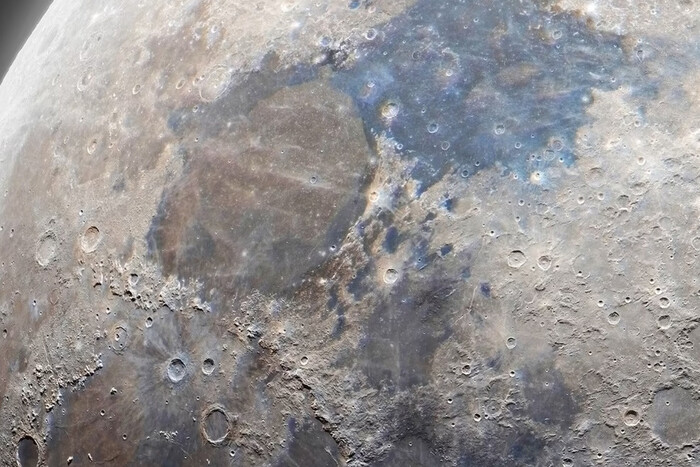 Кратери на Місяці: з'явилися знімки з неймовірною деталізацією