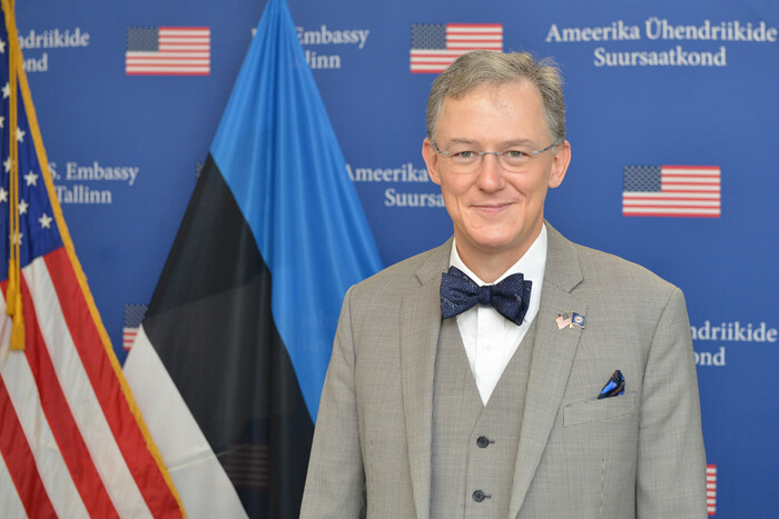 Посол США в Естонії заявив про продовження підтримки України в війні з Росією