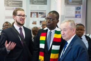 Курс на Зімбабве: Білорусь, вслід за РФ, знайшла собі нового партнера у космосі