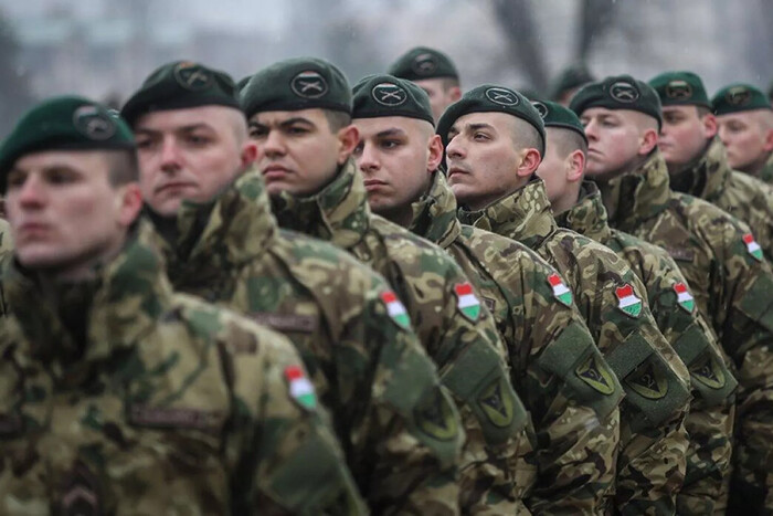 Венгрия призналась, что в 2022 году стягивала войска к границе с Украиной