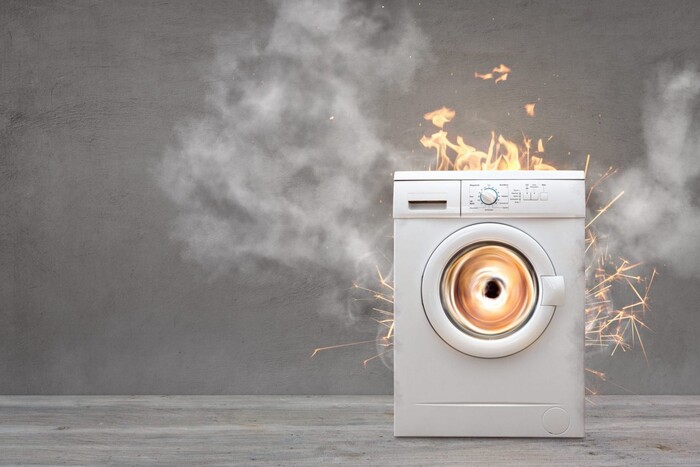 Мокрий одяг та інші заборони: як вберегти свою пральну машину