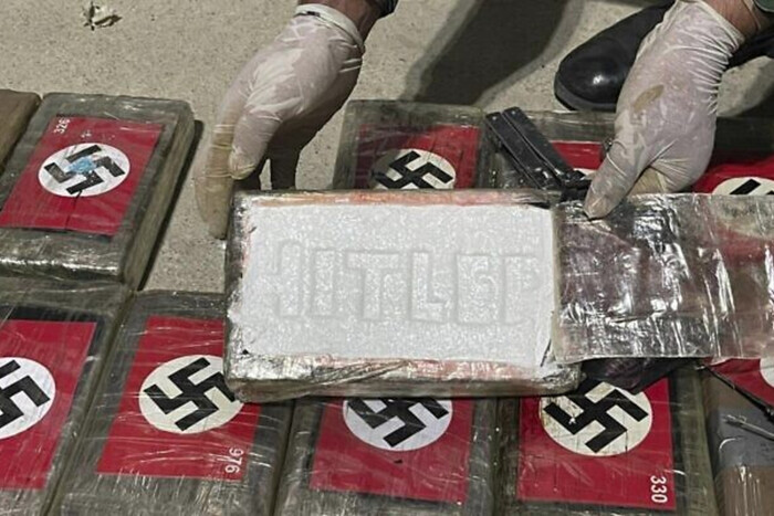 58 кг кокаина: полиция Перу изъяла партию наркотиков нацистской тематики