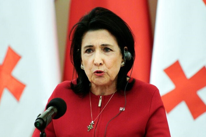 Президентка Грузії звинуватила міністра оборони у порушенні протоколу