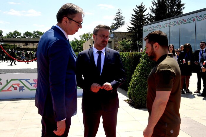 Зеленський вперше зустрівся з президентом Сербії (відео)