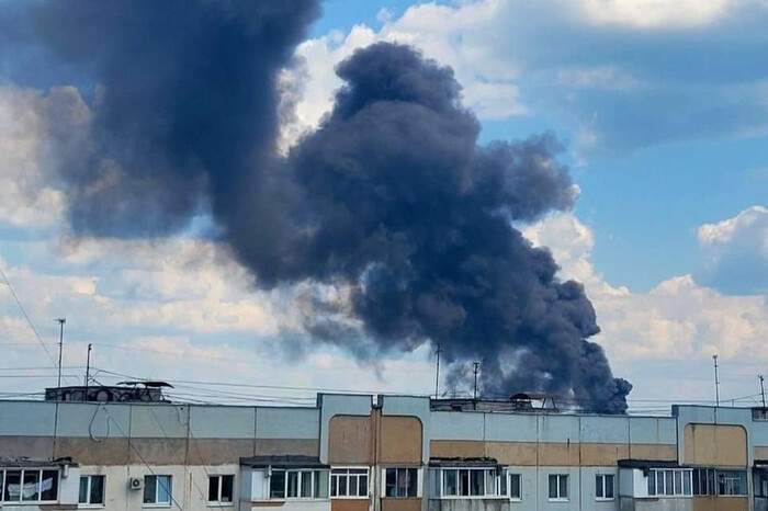 У Брянську спалахнула сильна пожежа у військовому госпіталі