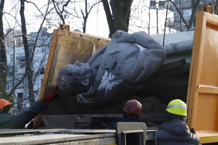Глава Інституту національної пам’яті назвав радянських полководців, пам’ятники яких треба зберегти