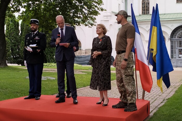 Забужко та Сенцов стали лауреатами найвищої нагороди Франції