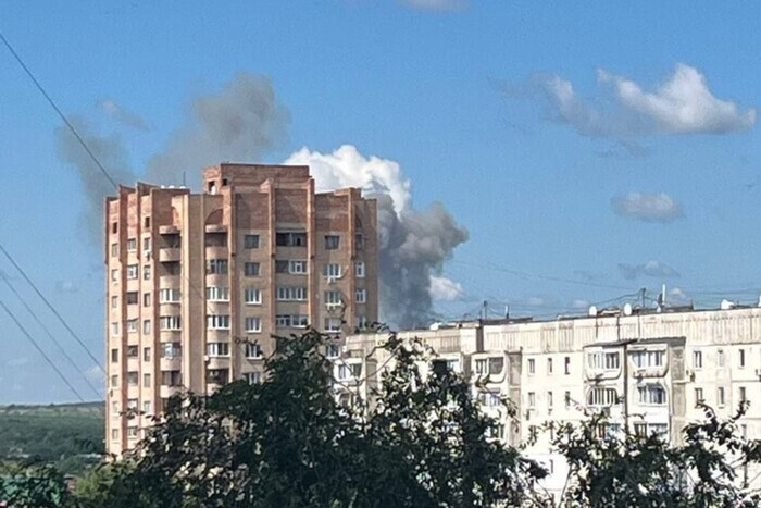 В Луганске были услышаны мощные взрывы (фото и видео)