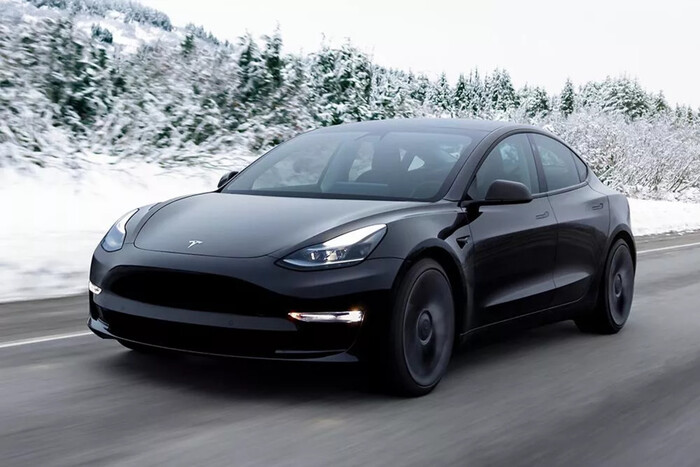 Tesla відкликає тисячі своїх авто: названо причину