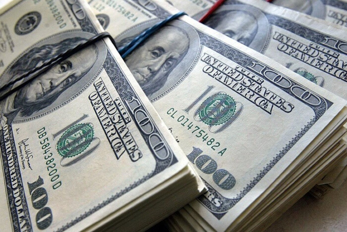 НБУ сообщил, будет ли пересматривать официальный курс доллара