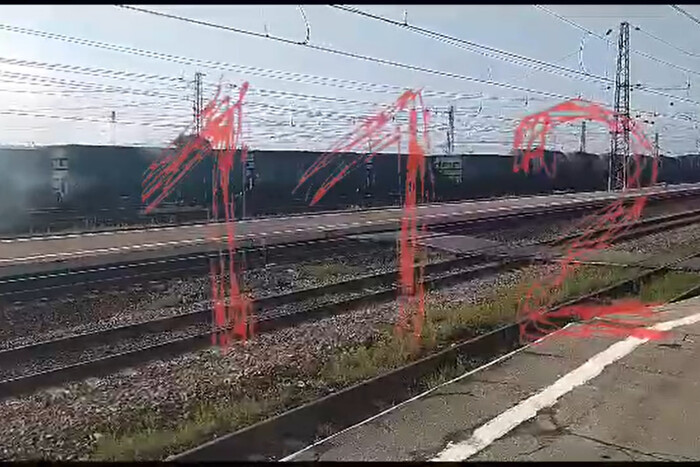 У Росії на залізничному вокзалі загорілися вагони з сіркою
