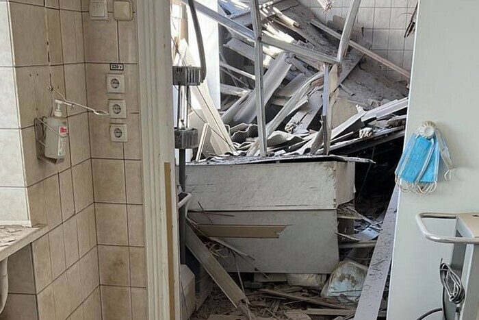 Оккупанты ударили по больнице в Херсоне: есть погибшие (фото)