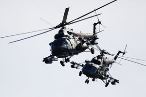 Белорусские вертолеты нарушили границу Польши: НАТО отреагировало