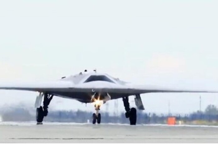 Росіяни створюють новий ударний дрон «Мисливець»: яку він має особливість