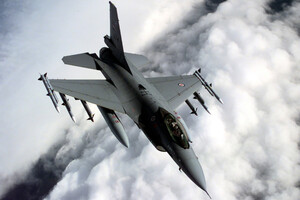 США одобрили отправку в Украину F-16 из Дании и Нидерландов – Reuters