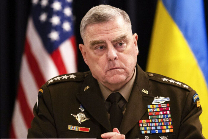 Величезні втрати та погана логістика: генерал Міллі назвав проблеми армії РФ