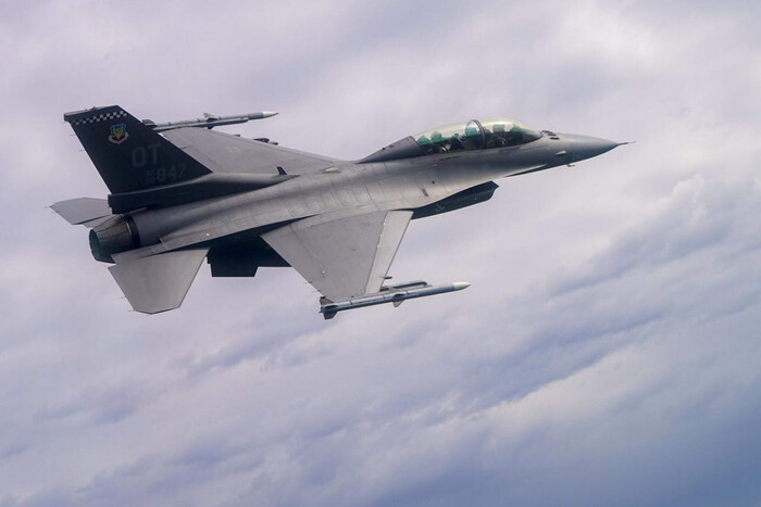 Официально. Норвегия предоставит Украине истребители F-16