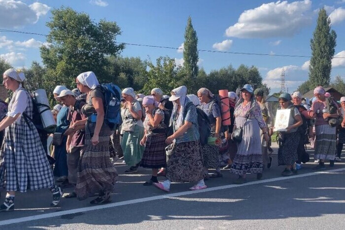 Паломники Московского патриархата идут в Почаевскую лавру: подробности запрещенного шествия (фото)