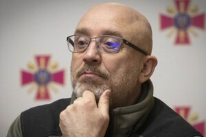 Скандал із закупівлею курток для ЗСУ: Резніков пропонує парі нардепу та журналісту