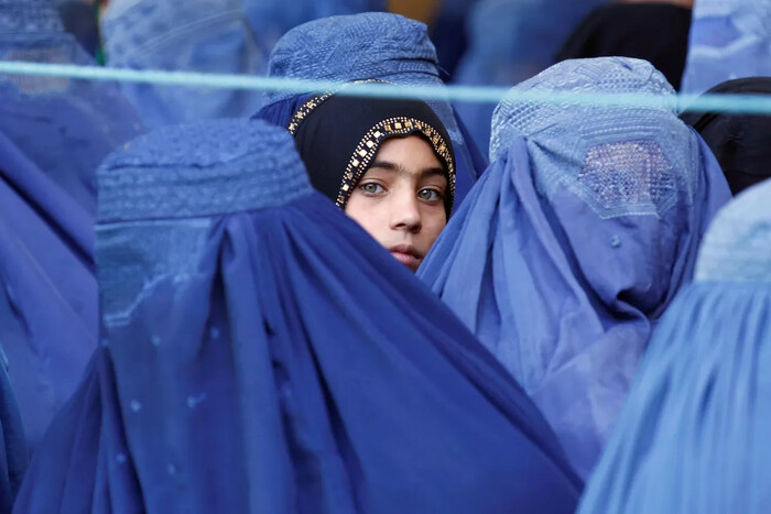 Талибы ввели новый запрет для женщин из-за «неправильного ношения хиджаба»