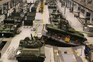 The New York Times: До войны Россия могла производить 100 танков в год, а сейчас – 200