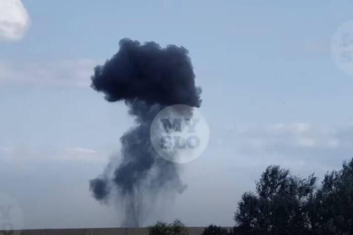Российский самолет потерял «Кинжал»: ракета упала на село в Тульской области (видео)