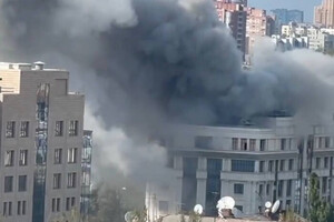 Взрывы в Донецке: прилетело в администрацию Пушилина (видео)