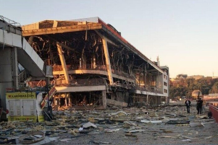 Ракетный удар по Одессе: разрушен морской вокзал (фото, видео)