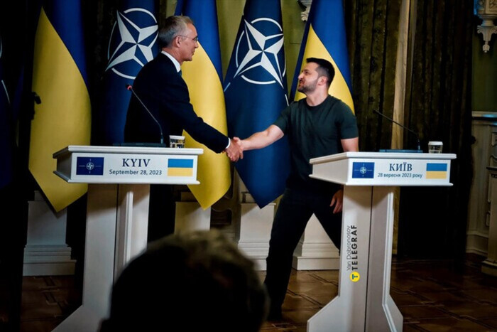 В Киев с необъявленным визитом приехал генсек НАТО (фото)