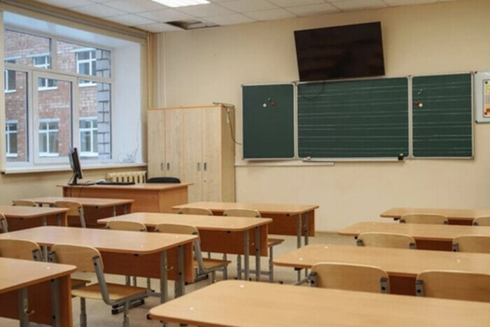 Рада предлагает ускорить закрытие школ в Украине