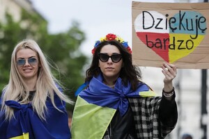 У Польщі наразі лишаються 1,5 млн українських біженців