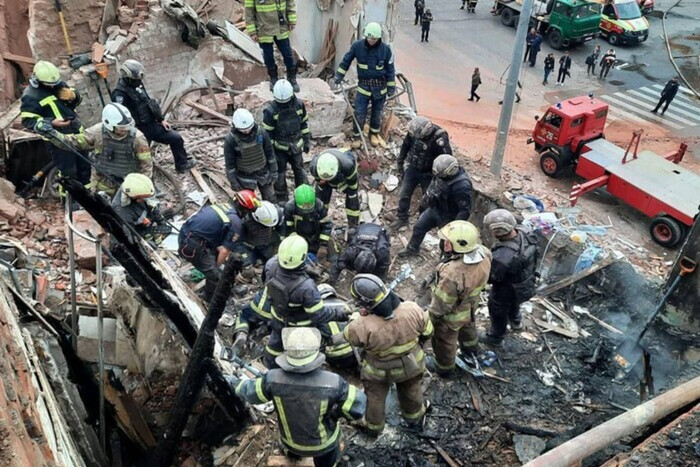Под завалами дома в Харькове погиб мальчик, среди пострадавших 11-месячный ребенок