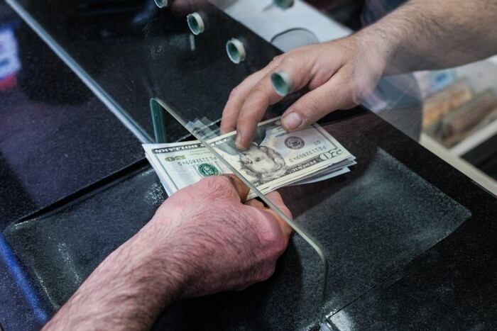 НБУ змінив правила обміну доларів: що варто знати